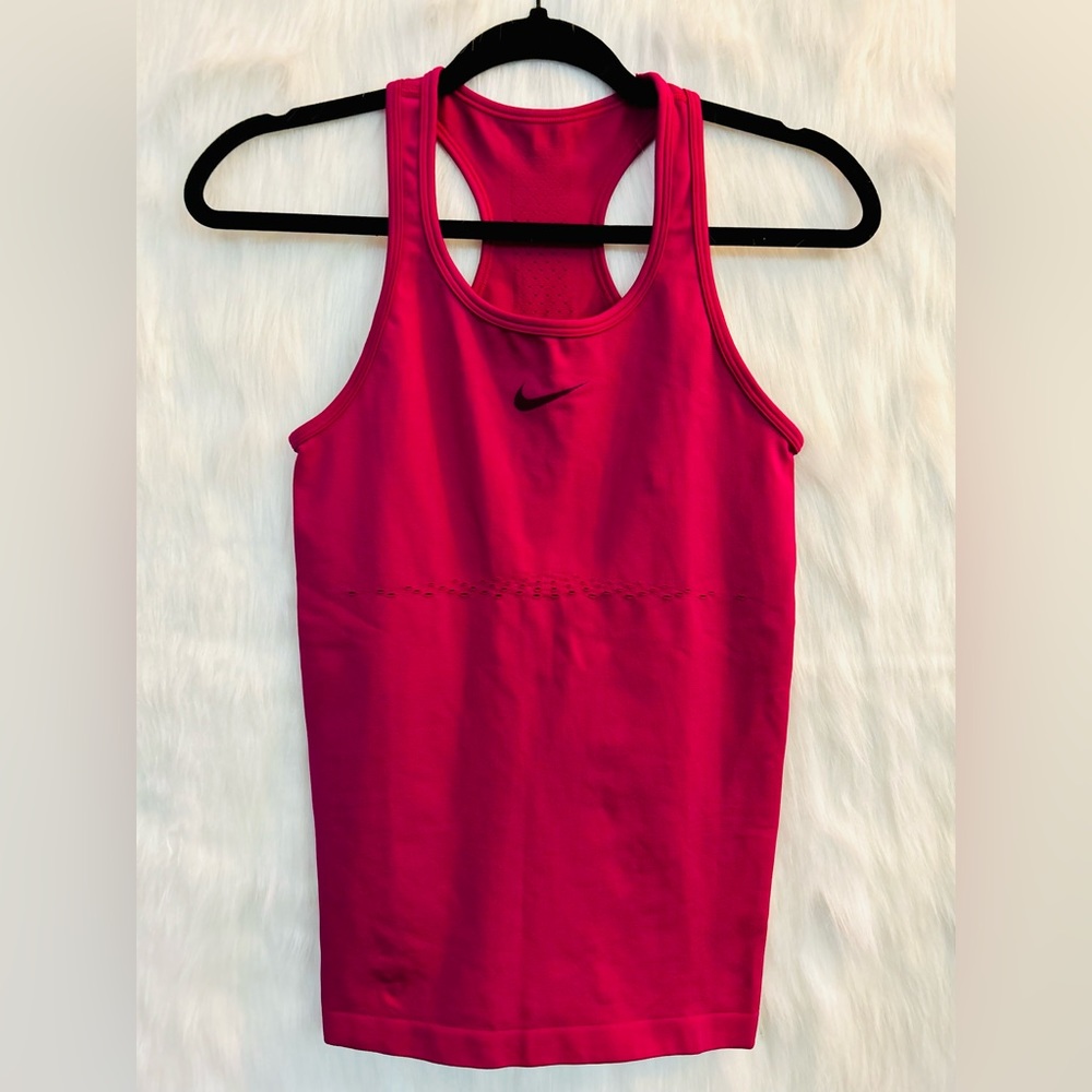 Nike Hot Pink Dri-Fit Racerback Tank Top Size medium